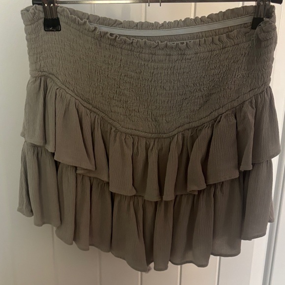Dresses & Skirts - Elegant green Ruffled Skirt